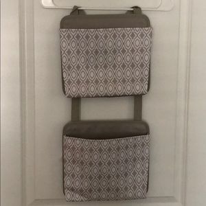 Thirty-One Oh Snap Pocket. Tan and White.